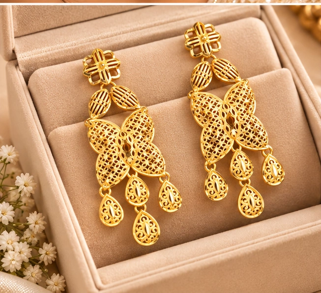 Royal Earring 007 view 4
