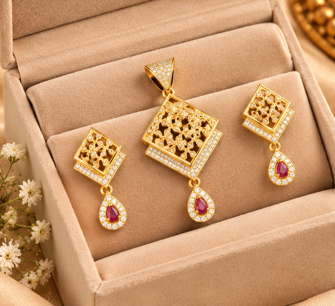 Royal Earring 008 view 4