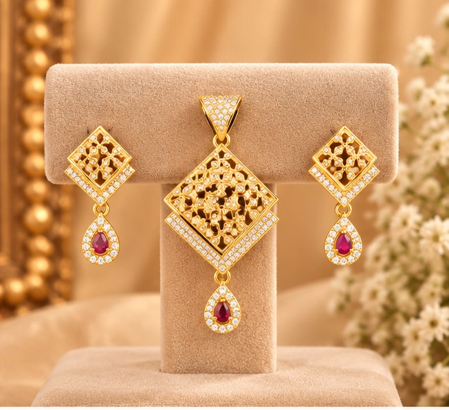 Royal Earring 008 view 3