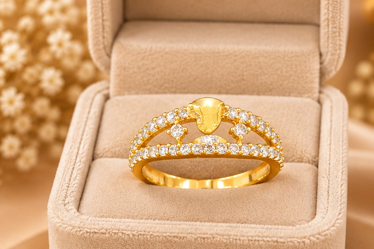 Royal Ring 003 view 4