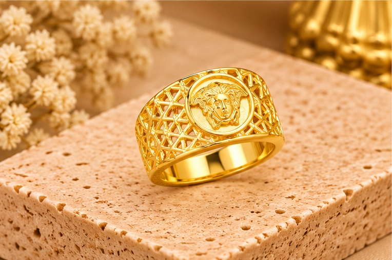 Royal Ring 010 view 2