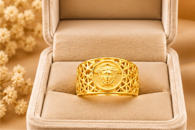 Royal Ring 010 view 4